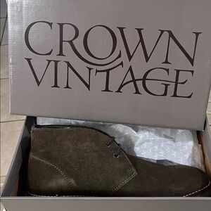 CrownVinage Dark olive suede boots